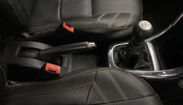 2015 Maruti Swift VXI, Petrol, Manual, 50,033 km, Gear Lever
