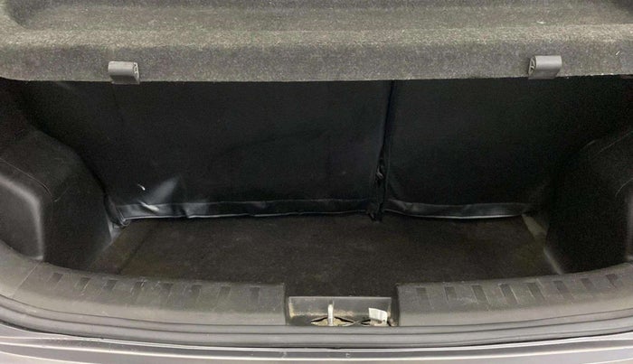 2015 Maruti Swift VXI, Petrol, Manual, 50,033 km, Boot Inside
