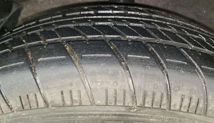 2012 Hyundai i20 MAGNA 1.2, Petrol, Manual, 77,419 km, Left Front Tyre Tread