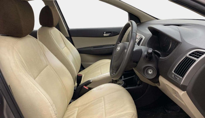 2012 Hyundai i20 MAGNA 1.2, Petrol, Manual, 77,419 km, Right Side Front Door Cabin