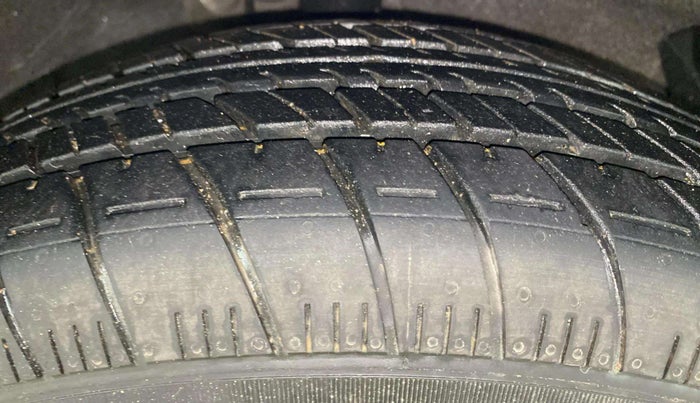 2012 Hyundai i20 MAGNA 1.2, Petrol, Manual, 77,419 km, Right Front Tyre Tread