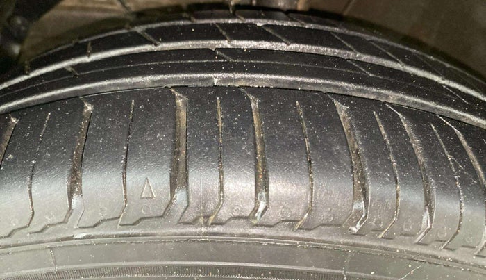 2017 Maruti Dzire ZXI, Petrol, Manual, 1,00,368 km, Left Front Tyre Tread