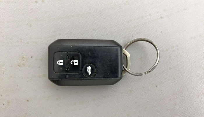 2017 Maruti Dzire ZXI, Petrol, Manual, 1,00,368 km, Key Close Up