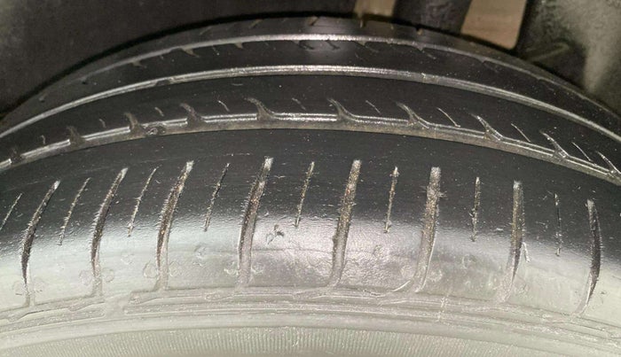 2017 Maruti Dzire ZXI, Petrol, Manual, 1,00,368 km, Left Rear Tyre Tread