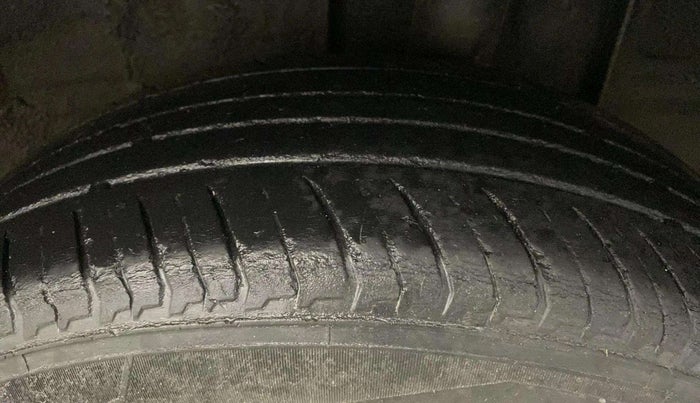 2022 Nissan MAGNITE XE, Petrol, Manual, 56,237 km, Left Rear Tyre Tread