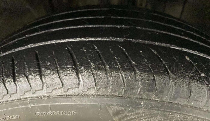 2022 Nissan MAGNITE XE, Petrol, Manual, 56,237 km, Right Front Tyre Tread