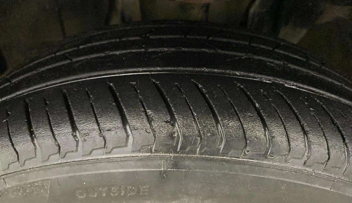 2022 Nissan MAGNITE XE, Petrol, Manual, 56,237 km, Left Front Tyre Tread