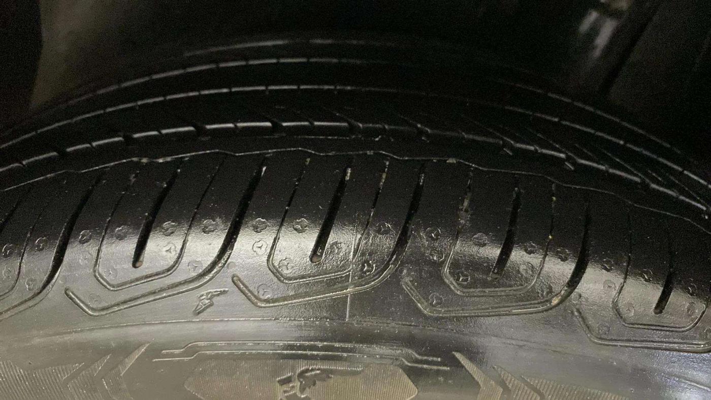 2021 Skoda KUSHAQ STYLE 1.0L TSI AT, Petrol, Automatic, 54,778 km, Left Rear Tyre Tread