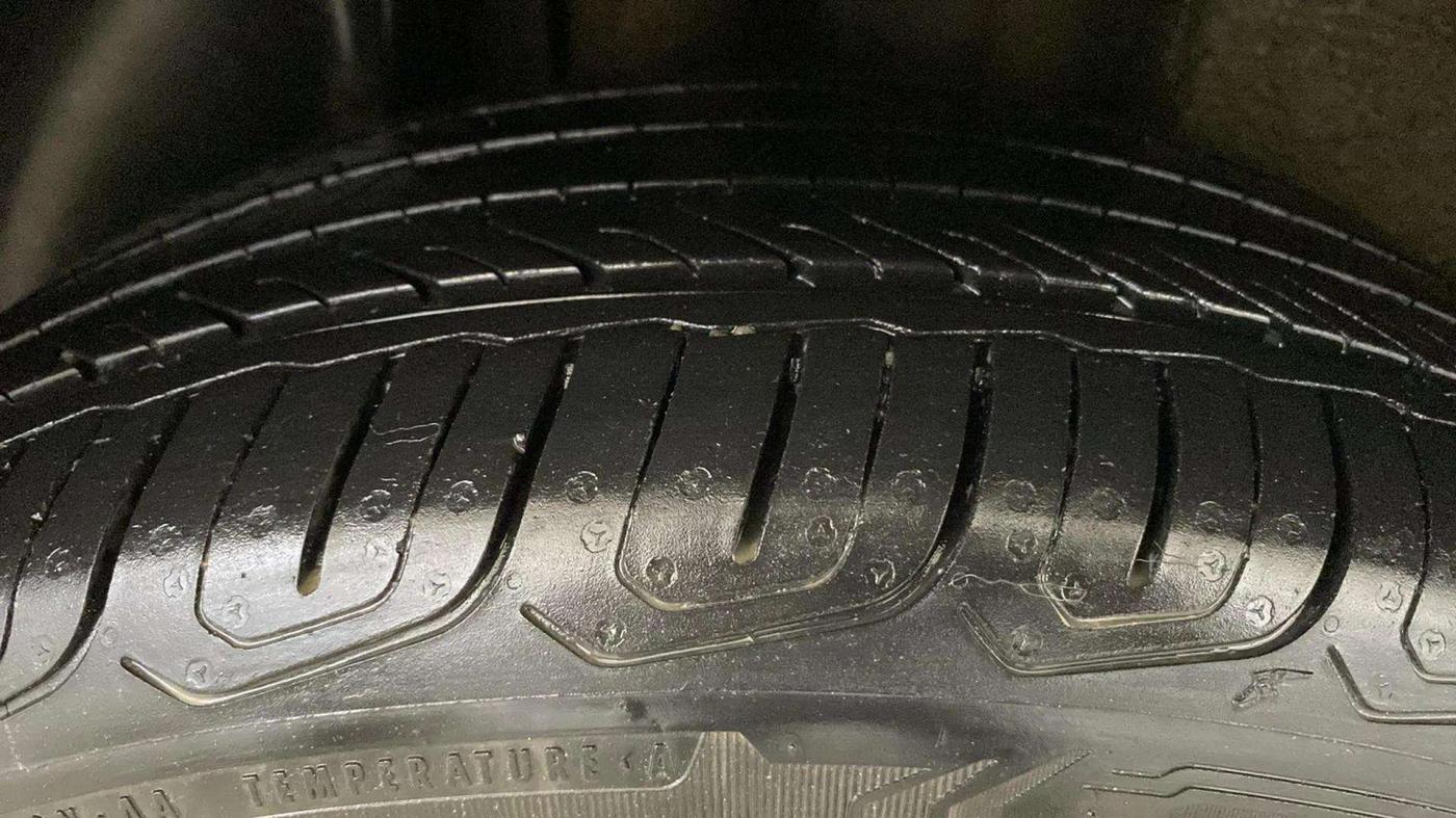 2021 Skoda KUSHAQ STYLE 1.0L TSI AT, Petrol, Automatic, 54,778 km, Right Rear Tyre Tread