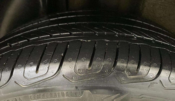 2021 Skoda KUSHAQ STYLE 1.0L TSI AT, Petrol, Automatic, 54,778 km, Right Rear Tyre Tread