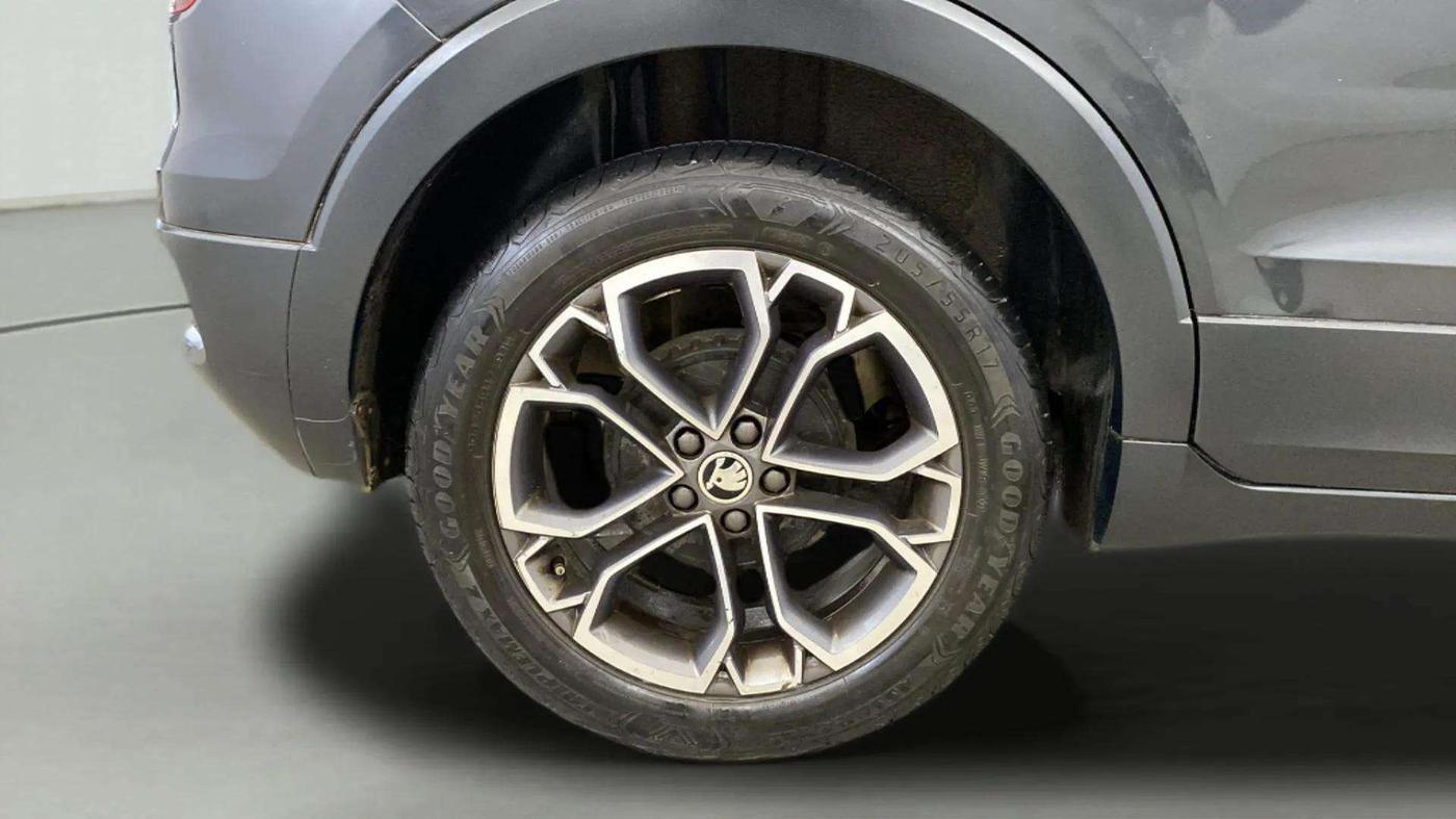 2021 Skoda KUSHAQ STYLE 1.0L TSI AT, Petrol, Automatic, 54,778 km, Right Rear Wheel