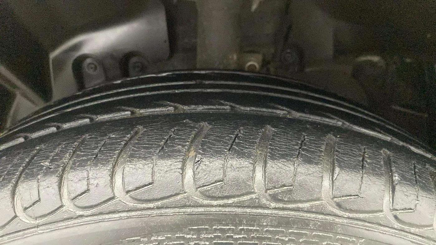 2016 Ford Ecosport TITANIUM 1.5L DIESEL, Diesel, Manual, 68,660 km, Left Front Tyre Tread