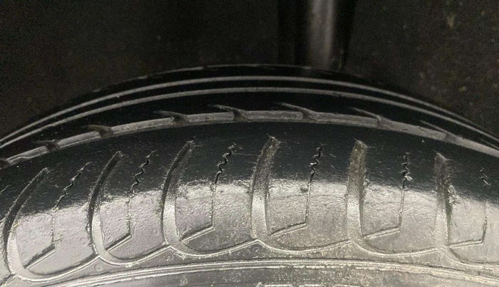 2016 Ford Ecosport TITANIUM 1.5L DIESEL, Diesel, Manual, 68,660 km, Left Rear Tyre Tread