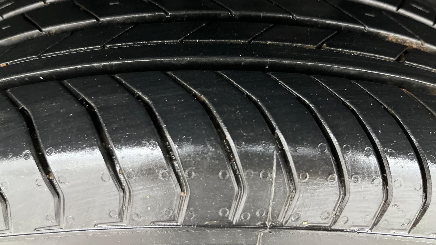 2025 Skoda Kylaq Signature, Petrol, Manual, 15,643 km, Left Front Tyre Tread