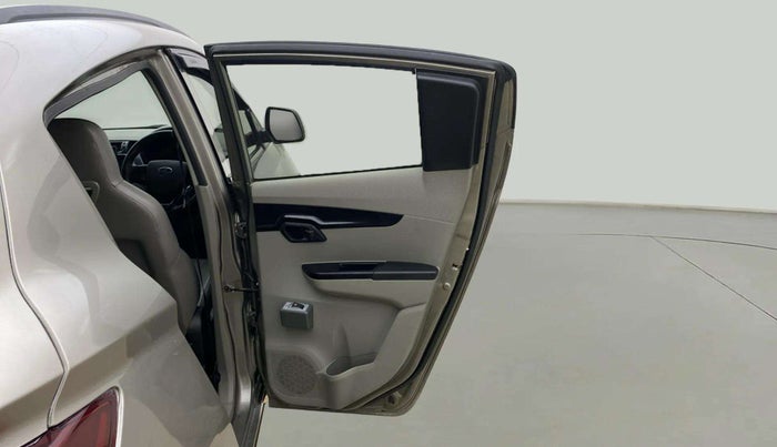 2017 Mahindra Kuv100 K2 D 6 STR, Diesel, Manual, 41,416 km, RHS Rear Door