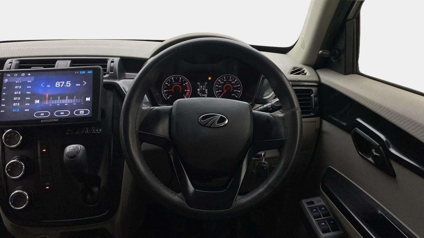 2017 Mahindra Kuv100 K2 D 6 STR, Diesel, Manual, 41,605 km, Steering Wheel Close Up