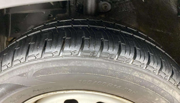 2017 Mahindra Kuv100 K2 D 6 STR, Diesel, Manual, 41,416 km, Left Front Tyre Tread