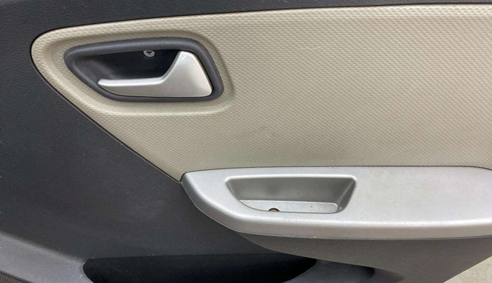 2017 Maruti Alto K10 VXI, Petrol, Manual, 70,444 km, Driver Side Door Panels Control