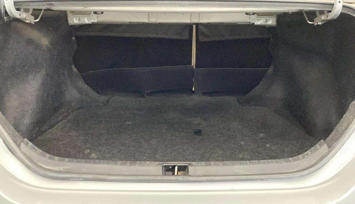 2018 Toyota Corolla Altis G PETROL, Petrol, Manual, 94,710 km, Boot Inside