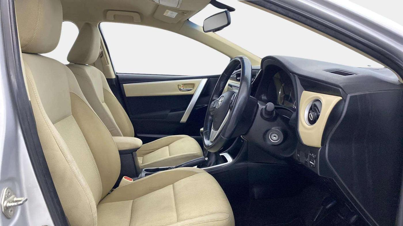2018 Toyota Corolla Altis G PETROL, Petrol, Manual, 94,710 km, Right Side Front Door Cabin