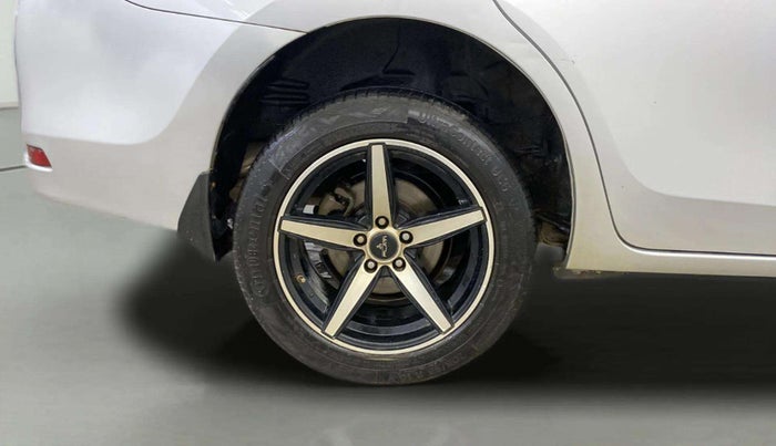 2018 Toyota Corolla Altis G PETROL, Petrol, Manual, 94,710 km, Right Rear Wheel