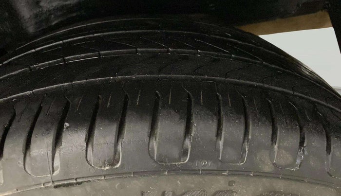 2018 Toyota Corolla Altis G PETROL, Petrol, Manual, 94,710 km, Left Rear Tyre Tread