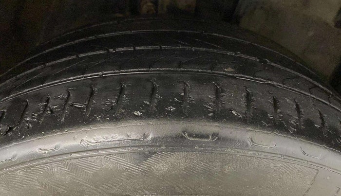 2018 Toyota Corolla Altis G PETROL, Petrol, Manual, 94,710 km, Right Front Tyre Tread