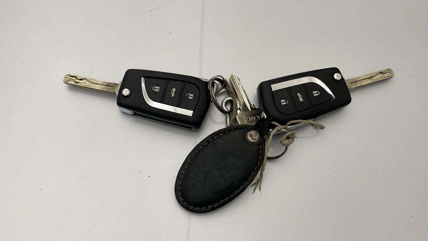2018 Toyota Corolla Altis G PETROL, Petrol, Manual, 94,710 km, Key Close Up