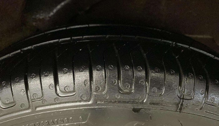 2014 Hyundai i10 MAGNA 1.1, Petrol, Manual, 25,313 km, Left Rear Tyre Tread