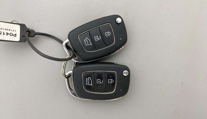 2019 Hyundai Creta E PLUS 1.4 DIESEL, Diesel, Manual, 1,08,262 km, Key Close Up