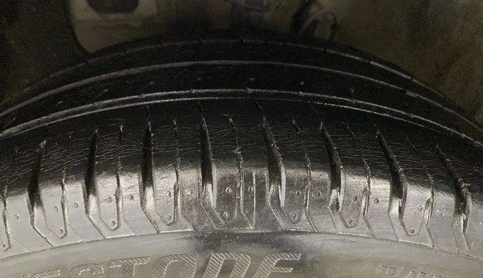 2015 Hyundai Elite i20 ASTA 1.2, Petrol, Manual, 75,060 km, Left Front Tyre Tread