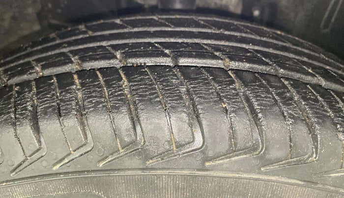 2019 Datsun Redi Go A, Petrol, Manual, 49,016 km, Right Front Tyre Tread