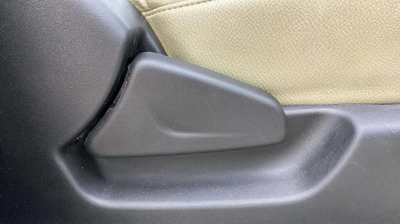 2019 Datsun Redi Go A, Petrol, Manual, 49,016 km, Driver Side Adjustment Panel