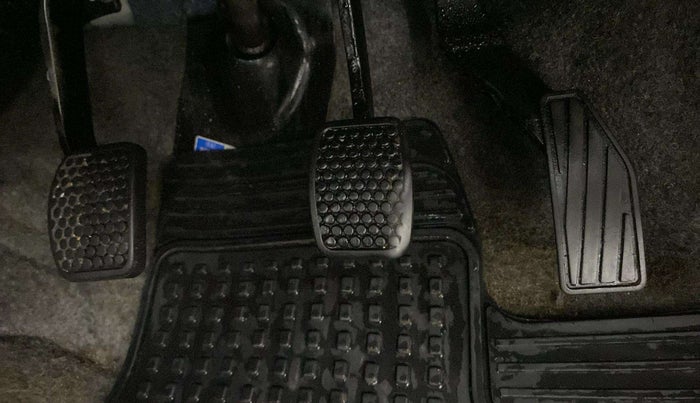 2019 Maruti Alto VXI, Petrol, Manual, 43,048 km, Pedals