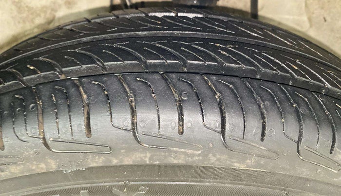2019 Maruti Alto VXI, Petrol, Manual, 43,048 km, Left Front Tyre Tread