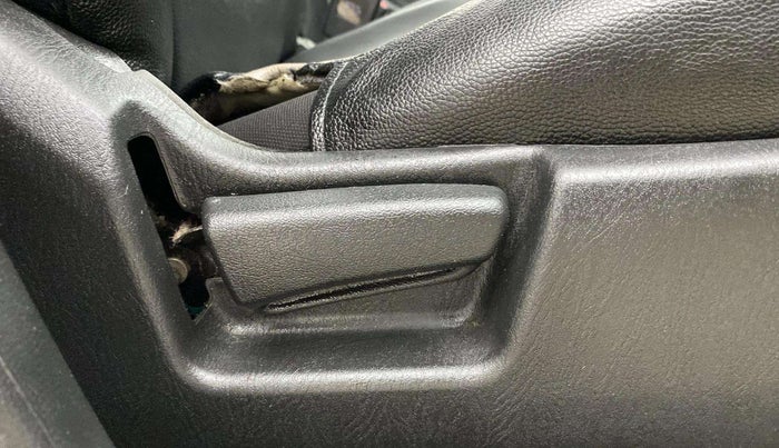 2019 Maruti Alto VXI, Petrol, Manual, 43,048 km, Driver Side Adjustment Panel