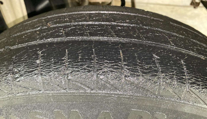 2019 Maruti Alto VXI, Petrol, Manual, 43,048 km, Left Rear Tyre Tread