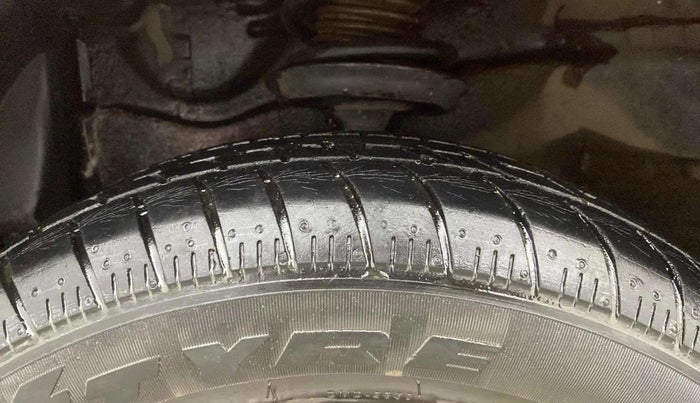 2012 Chevrolet Beat LT PETROL, Petrol, Manual, 51,445 km, Left Front Tyre Tread