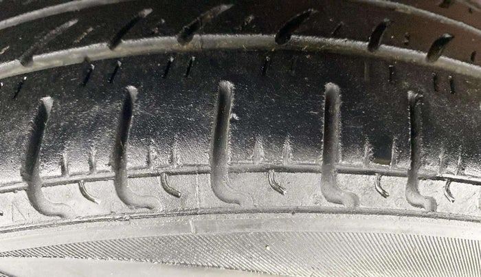 2016 Maruti Celerio VXI, Petrol, Manual, 72,383 km, Right Rear Tyre Tread
