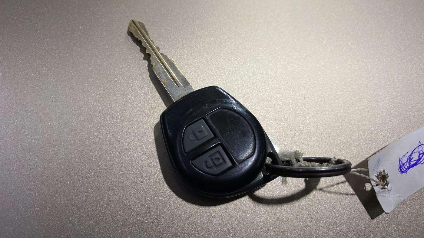 2013 Maruti Wagon R 1.0 VXI, Petrol, Manual, 48,457 km, Key Close Up