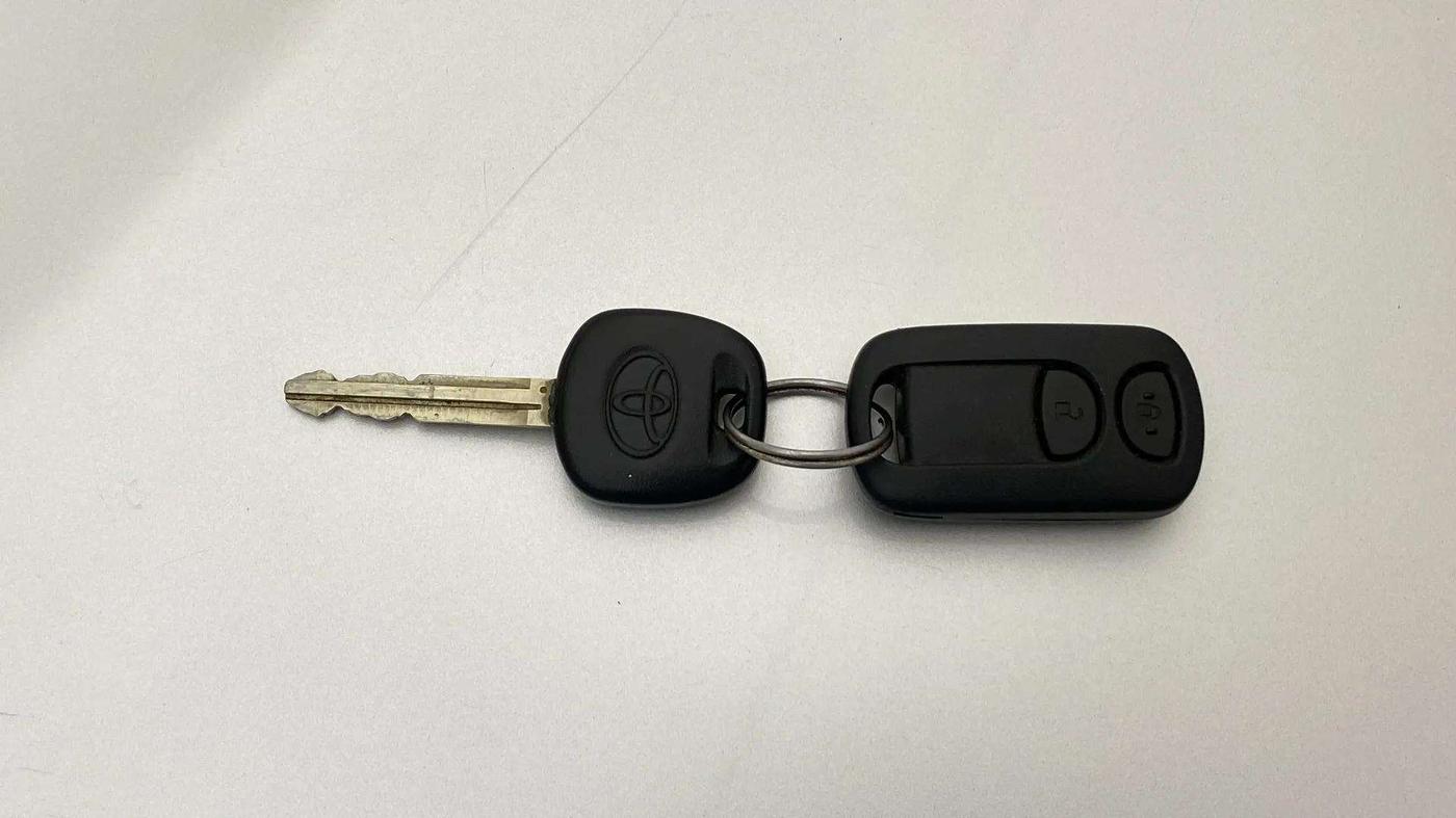 2015 Toyota Etios G, Petrol, Manual, 25,021 km, Key Close Up