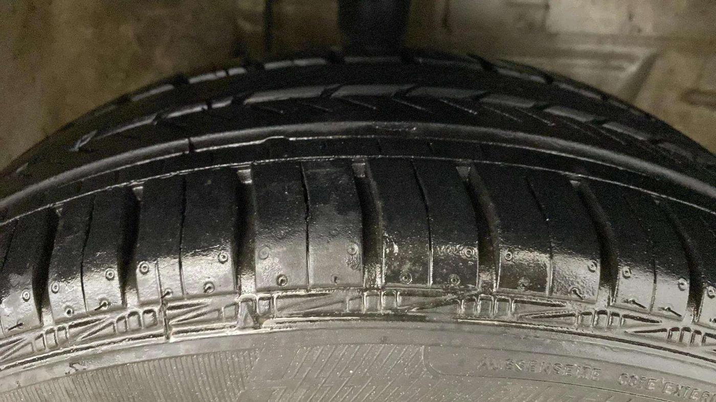 2015 Toyota Etios G, Petrol, Manual, 25,021 km, Right Front Tyre Tread