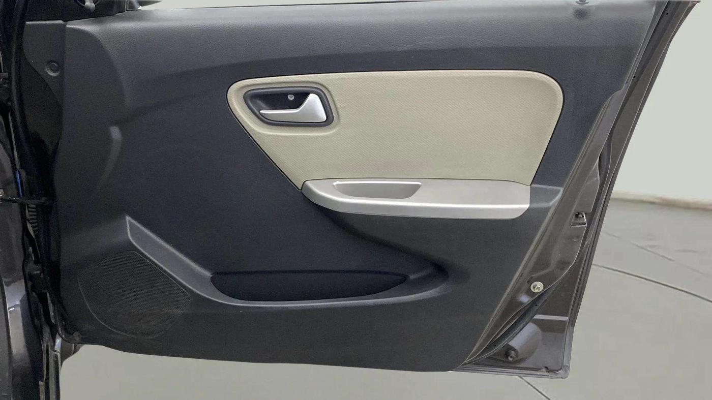 2018 Maruti Alto K10 VXI, Petrol, Manual, 38,040 km, Driver Side Door Panels Control