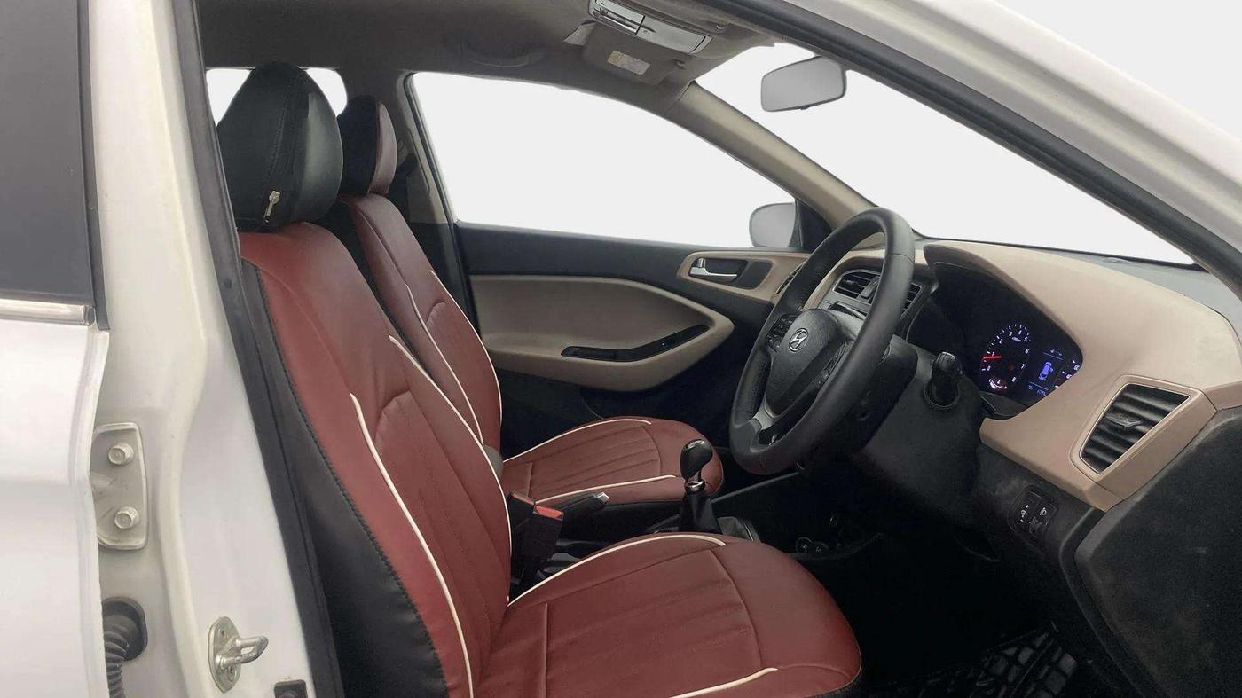 2020 Hyundai Elite i20 ASTA 1.2 (O), Petrol, Manual, 61,837 km, Right Side Front Door Cabin