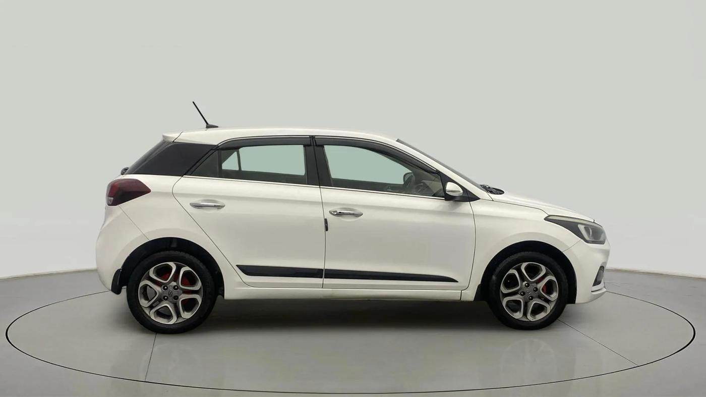 2020 Hyundai Elite i20 ASTA 1.2 (O), Petrol, Manual, 61,837 km, Right Side View