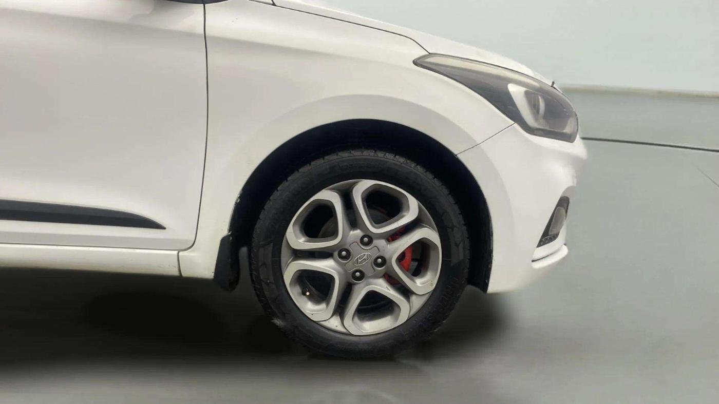 2020 Hyundai Elite i20 ASTA 1.2 (O), Petrol, Manual, 61,837 km, Right Front Wheel