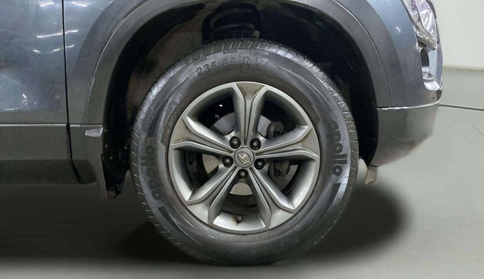 2021 Tata Harrier XZA 2.0L, Diesel, Automatic, 80,191 km, Right Front Wheel