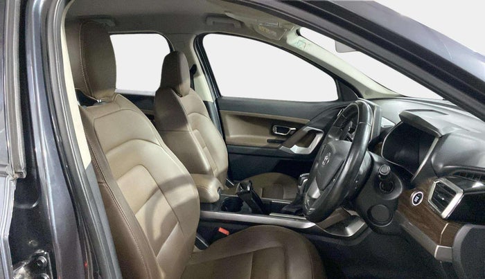 2021 Tata Harrier XZA 2.0L, Diesel, Automatic, 80,191 km, Right Side Front Door Cabin