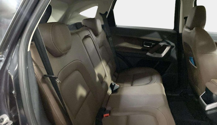 2021 Tata Harrier XZA 2.0L, Diesel, Automatic, 80,191 km, Right Side Rear Door Cabin