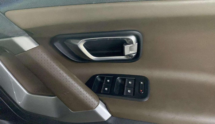 2021 Tata Harrier XZA 2.0L, Diesel, Automatic, 80,191 km, Driver Side Door Panels Control